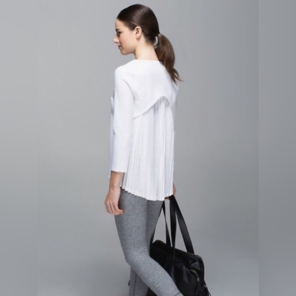 PTP 18” Lululemon Pleat On White/Cream Long Sleeve Top - Picture 4 of 13